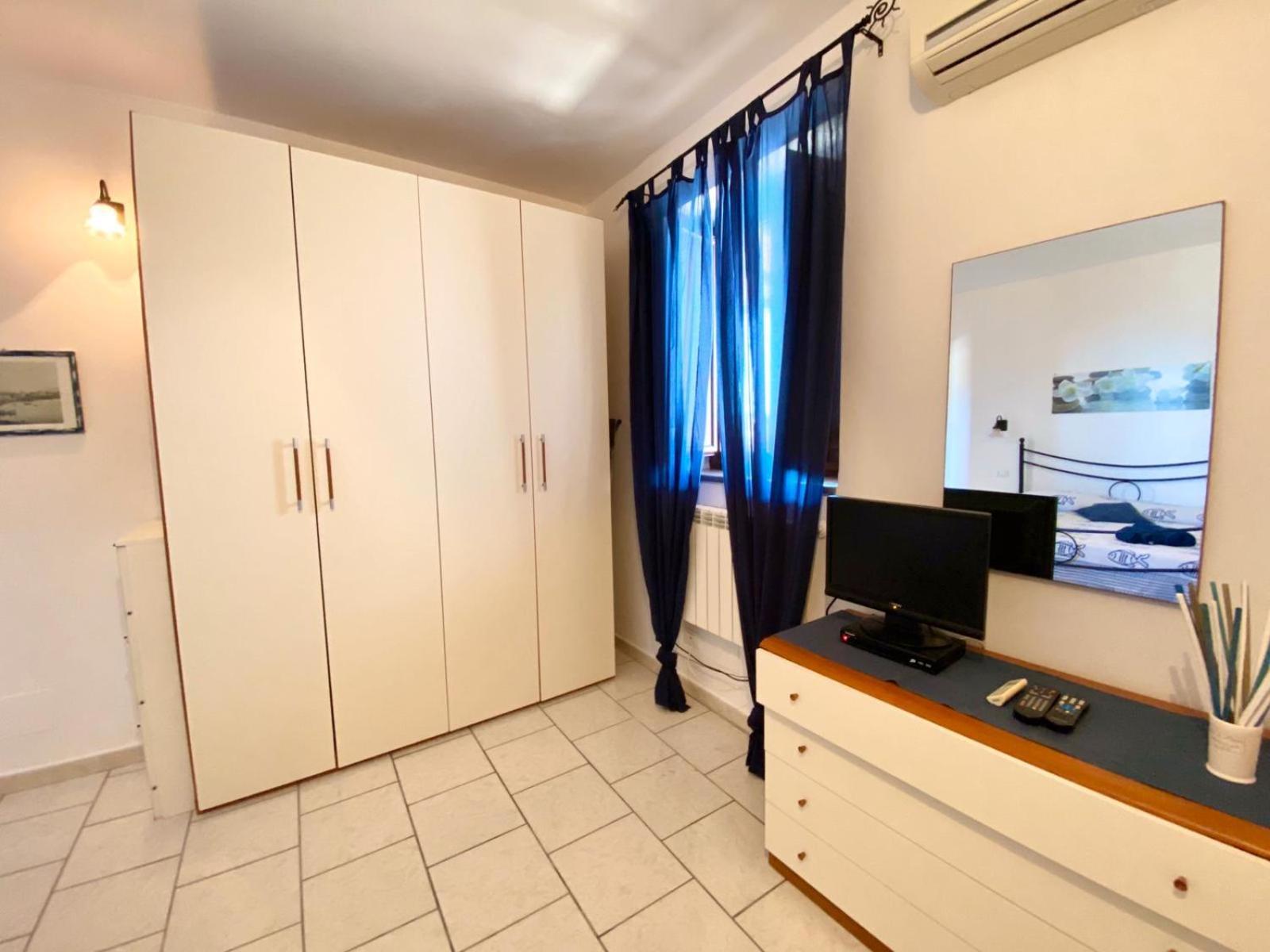 Case Vacanze Marina Longo Санта-Марина-Салина Экстерьер фото