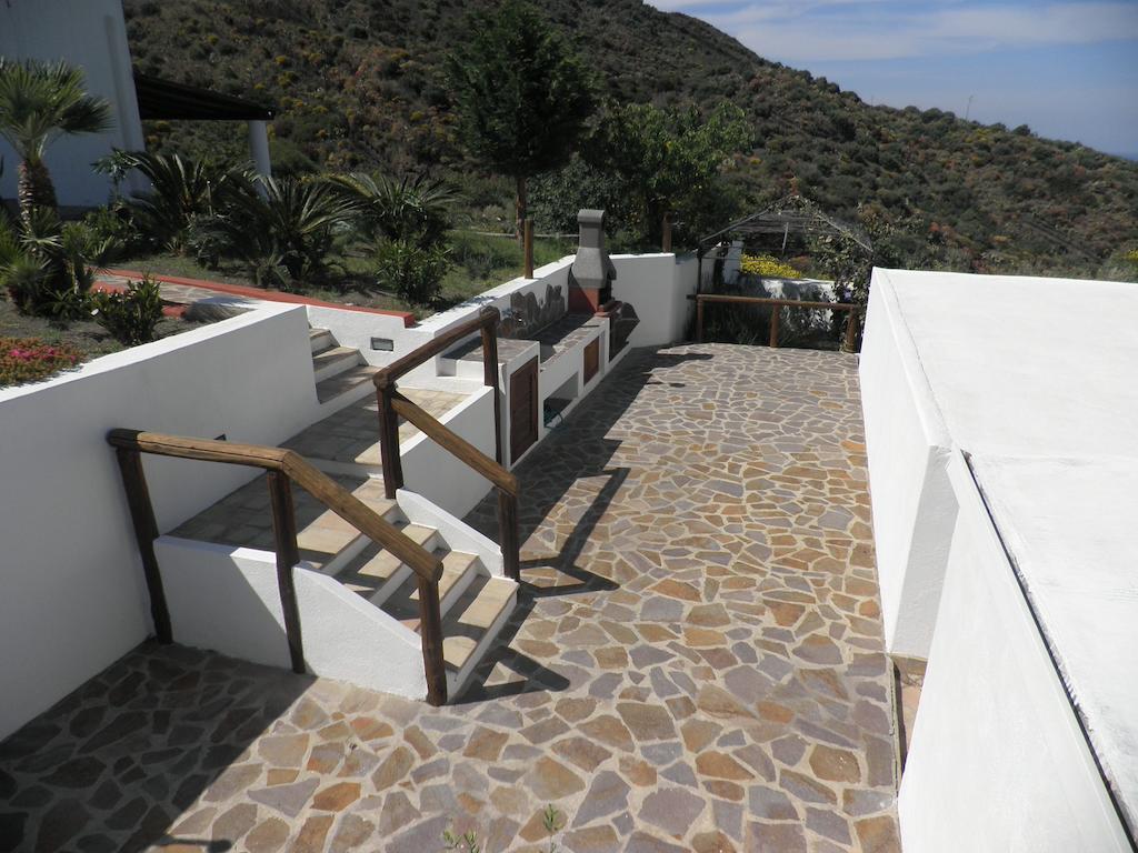 Case Vacanze Marina Longo Санта-Марина-Салина Экстерьер фото